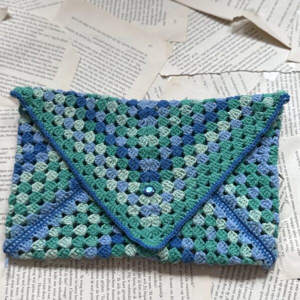Booksleeve gehaakt