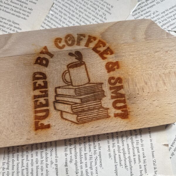 Borrelplank Fueled by coffee & smut
