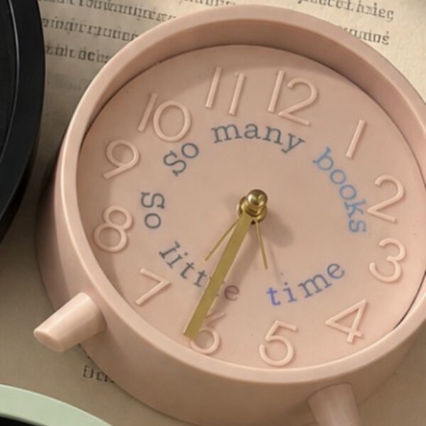 Klok So many books, so little time roze